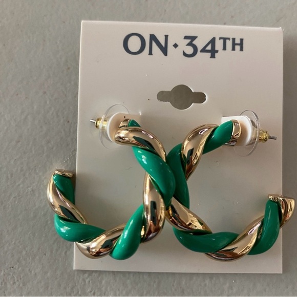 Elegant Green and Gold Twisted Hoop Earrings - Picture 4 of 5